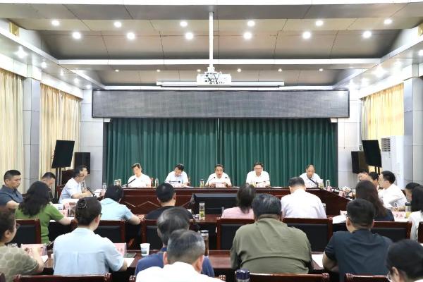 区委常委会案例剖析思想交流会暨区委理论学习中心组学习会议召开